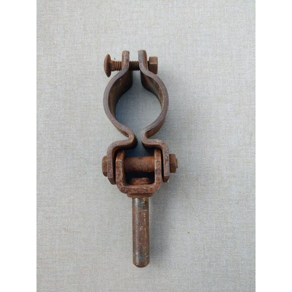 1 Vintage WYNN Stealhead Boat Oar Lock-Has Patina or Surface Rust - Picture 2 of 9